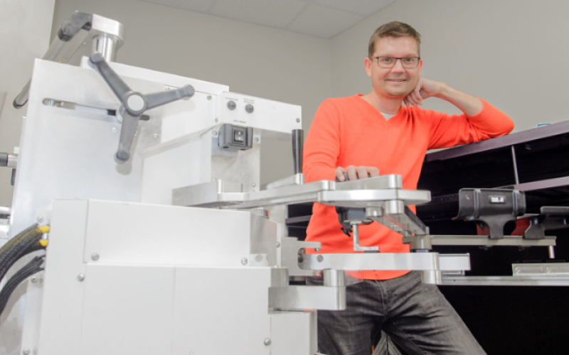 In a study published in the journal 'Nature,' Western professor Andrew Pruszynski and his collaborators detailed how motor circuits in the brain don’t wait passively to act, but instead adopt a preparatory state that actively anticipates each possible disturbance and acts accordingly. (Christopher Kindratsky/Western Communications)