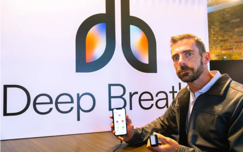 Dr. Rob Arntfield of Deep Breathe shows off an ultrasound device and how it interacts with software the London-based firm developed to offer portable, inexpensive imaging of lungs. Photograph taken on Wednesday December 17, 2025. Mike Hensen/The London Free Press