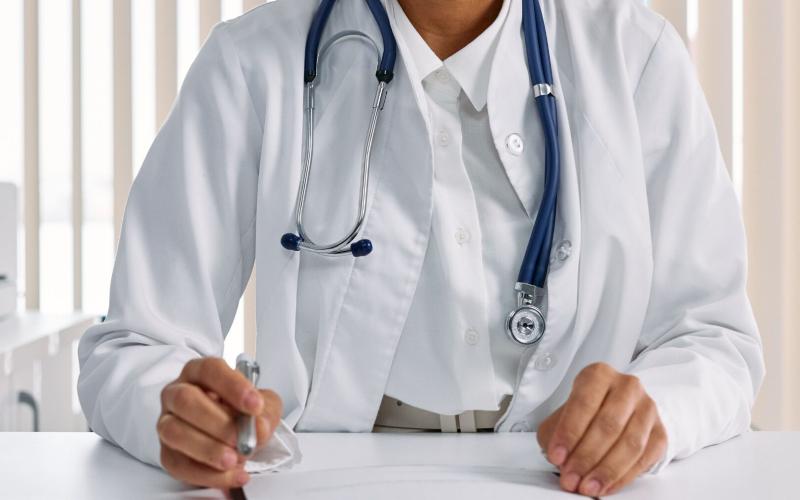 One in nine women will receive a diagnosis of breast cancer within their lifetime. The type of breast cancer the Western team and their collaborators studied, de novo metastatic breast cancer, makes up three to six per cent of all breast cancer diagnoses. (Cottonbro/Pexels)