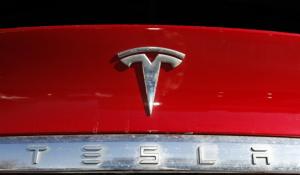 Tesla dealership seeks green light to come to London, Ont.