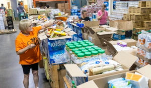 London Food Bank's Thanksgiving drive trains focus on helping hungry kids